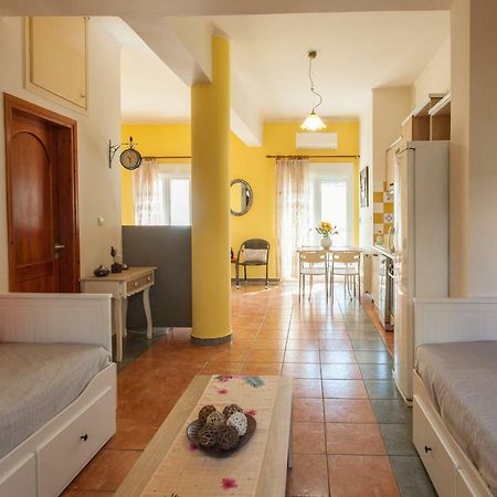 Evelia Apartment Galatás 외부 사진