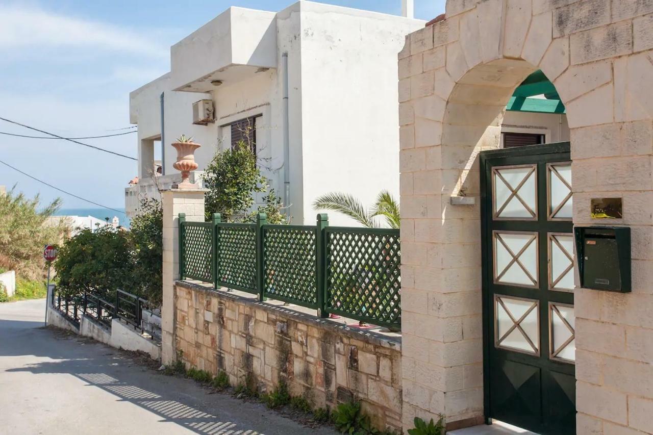 Evelia Apartment Galatás 외부 사진